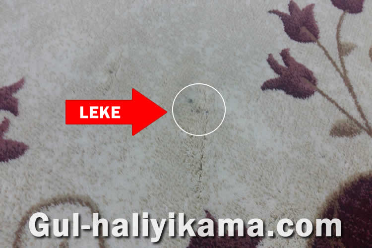 kirli bir halı resmi